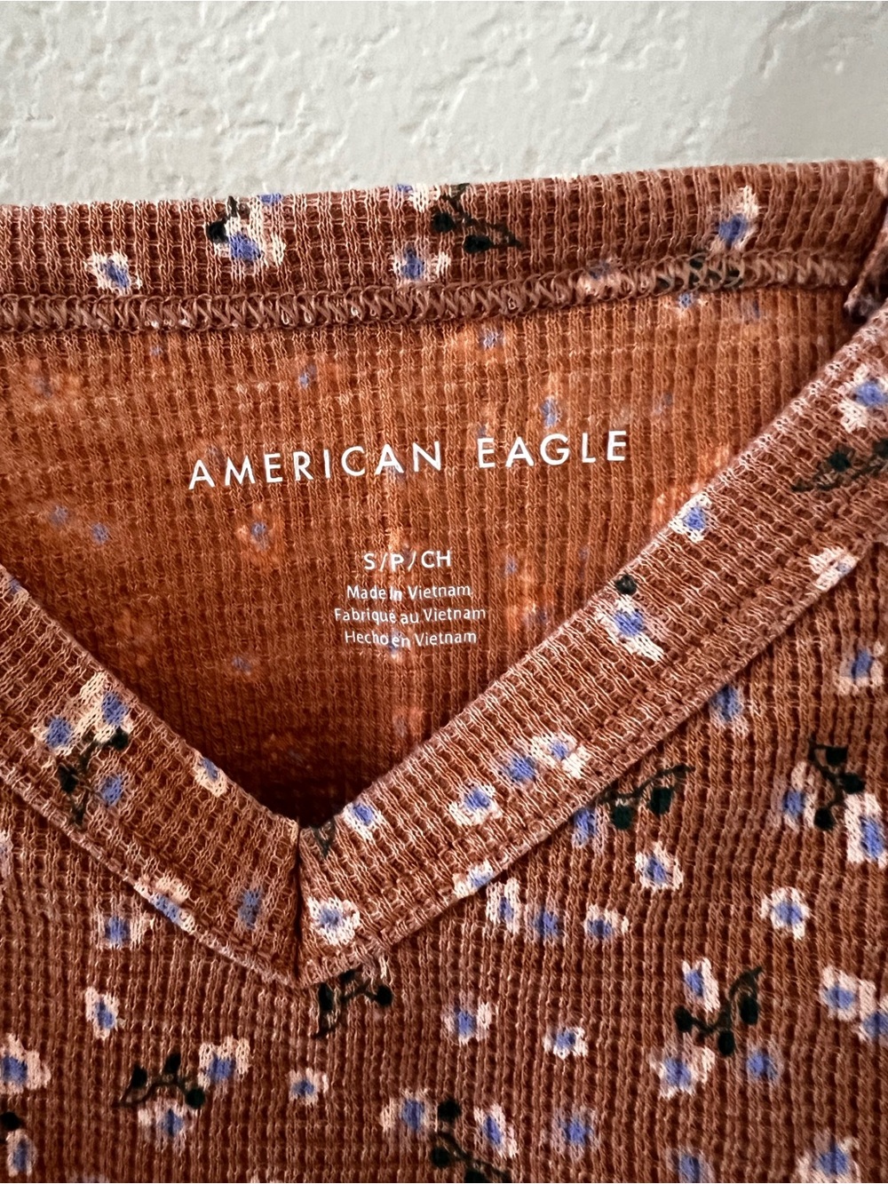 American Eagle Rust Floral Ribbed V-Neck Tank Top - Picture 3 of 3